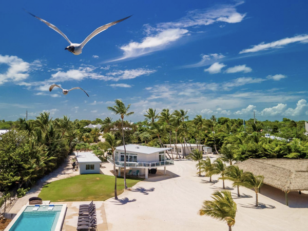 Islamorada Three Bedroom Home with Full Ocean View & Pool